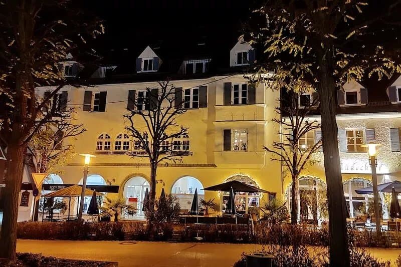 Stylish maisonette for 8 people in the town center of Mering