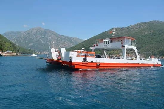 Ferry Kamenari-Lepetane