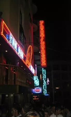 Footloose Fun Bar
