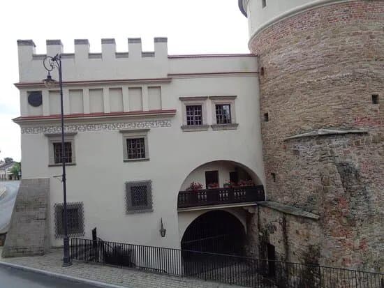 Dom z baszta