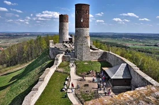 Zamek Krolewski w Checinach