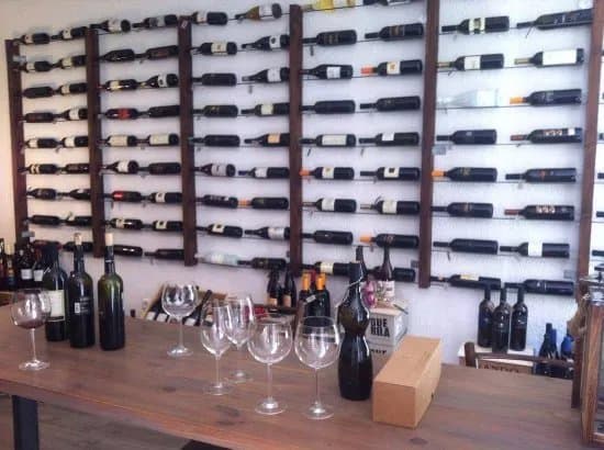 Wine Store Storija