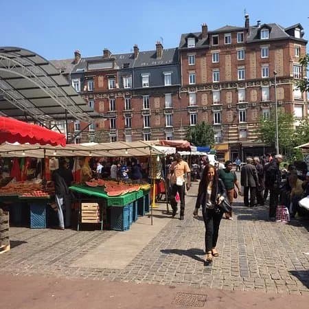 Marche Des Emmurees