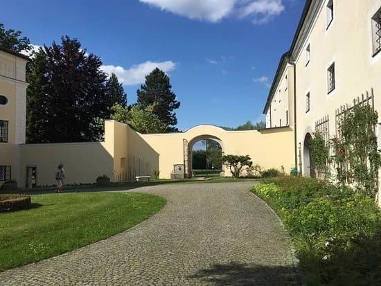 Musikinstrumenten-Museum Schloss Kremsegg