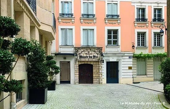 Le M. Musee du Vin de Paris