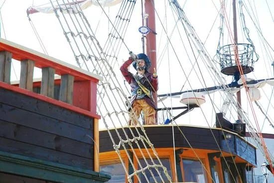 Pirat - Tour Ship