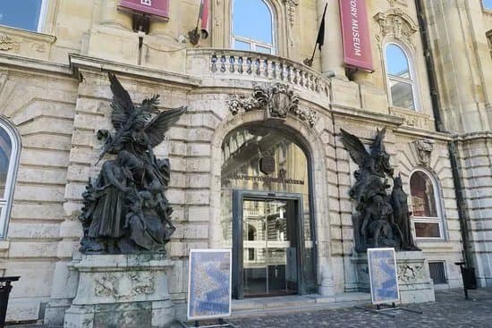 War & Peace memorial by Karoly Senyei