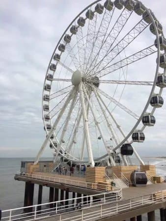 Skyview De Pier