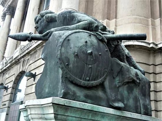 Csongor and Tude Statue