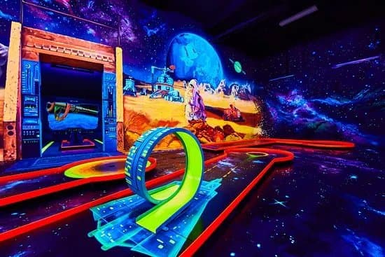 Neonis - 3D Blacklight Minigolf Budapest