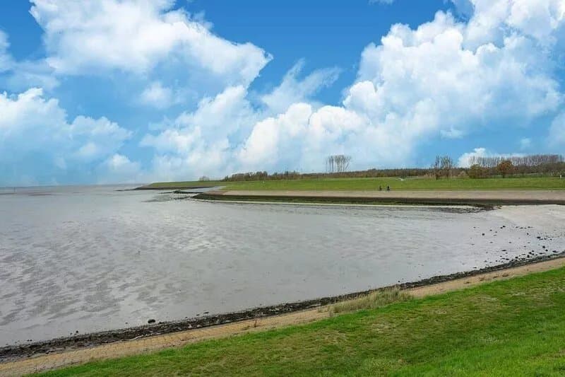 Nice holiday home close to nature reserve