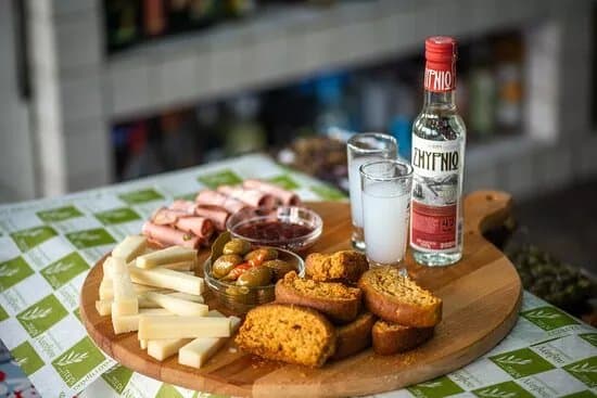 Peri Lesvou