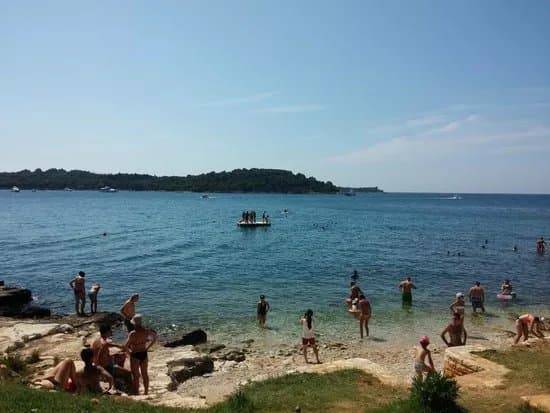 Spiaggia Isola rossa, Rovigno
