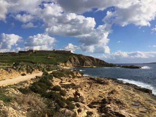 Xatt I-Ahmar Bay
