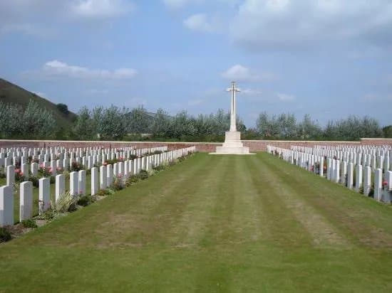 Philosophe British Cemetery