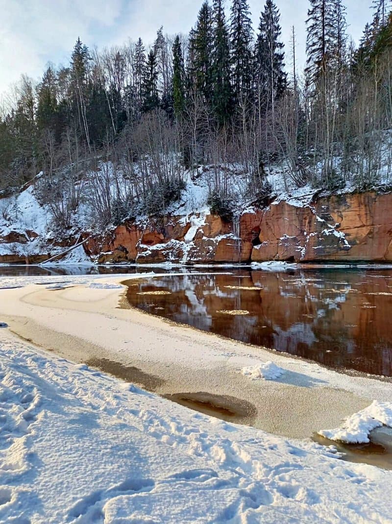 Kuku Cliffs