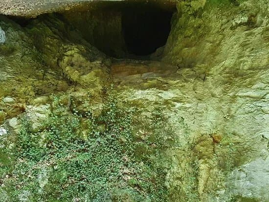 Outlaws Grotto