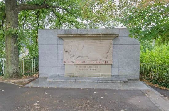 Monument zur Erinnerung an die Opfer der Nazibesatzung und des Krieges