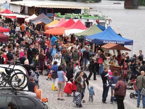 Naplavka Farmer's Market