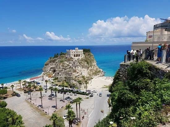 Santuario Di Santa Maria Dell'Isola Di Tropea