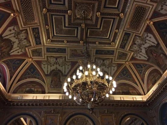 Parizsi Nagyaruhaz