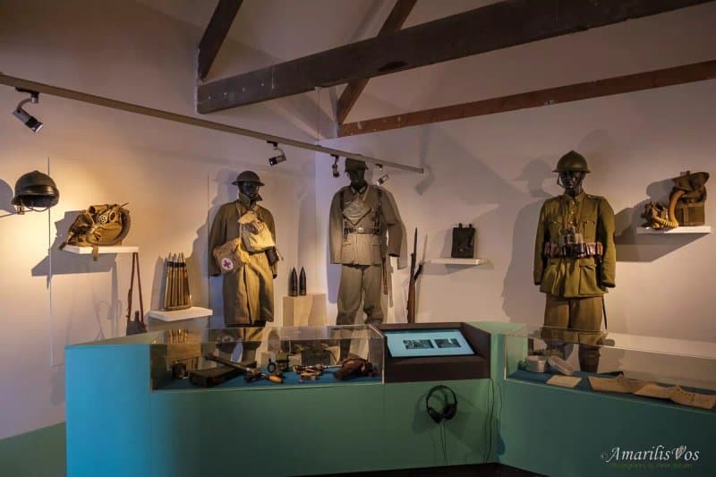 Museum Cabour Woii & 2/4 Lansiers