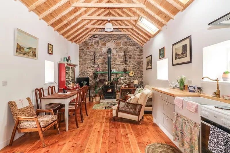 THE DAIRY, with open fire in Ardfinnan, County Tipperary
