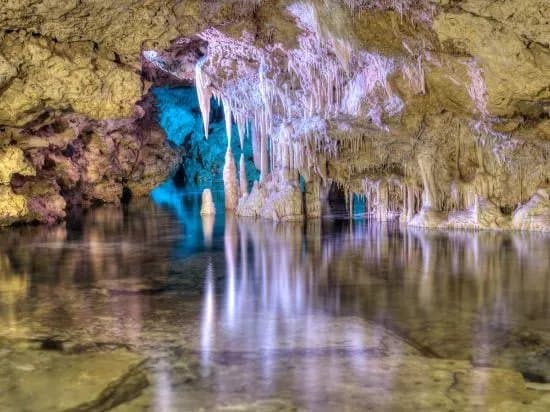 Cuevas Dels Hams