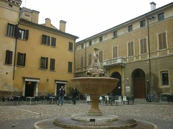Piazza Broletto