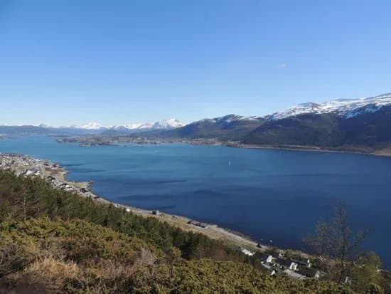 Hike Sukkertoppen the Sugar Top