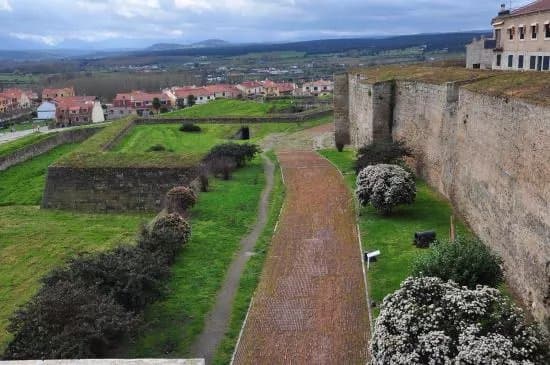 Fortificacion y Murallas