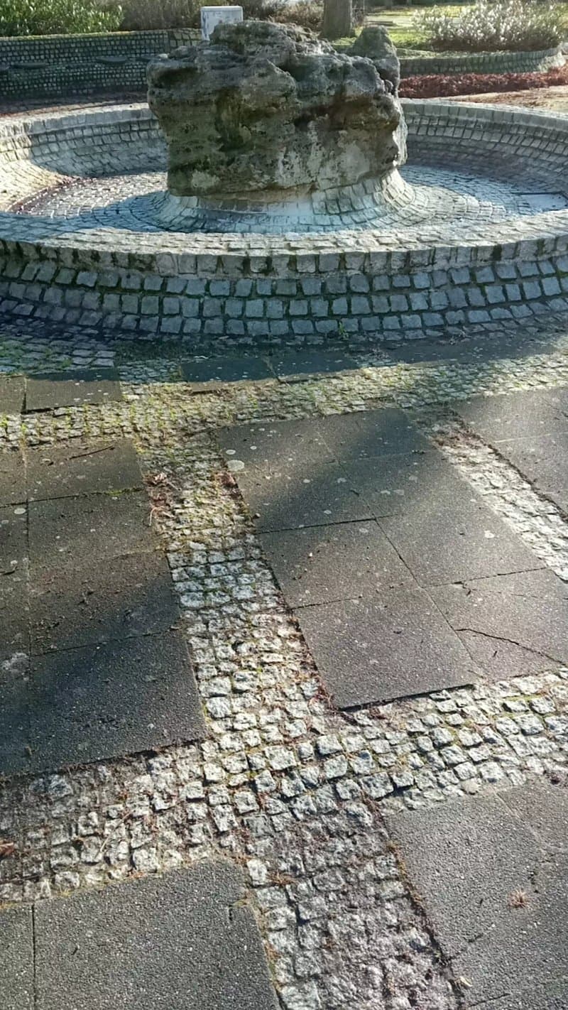 Brunnen Otto-wels-platz
