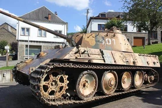 Oorlogsmonument Houffalize "Panther"