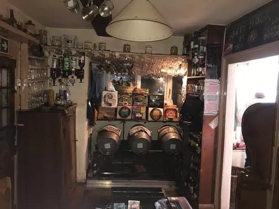 Tucker's Grave Inn & Campsite