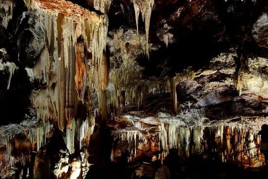 Cuevas del Aguila