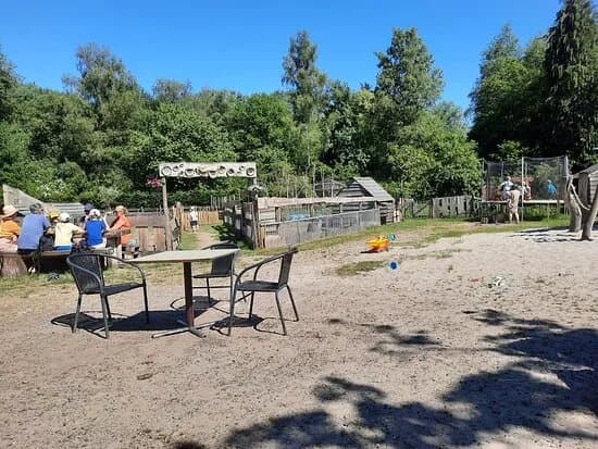 CHILDREN'S FARM DE LENTEHEI