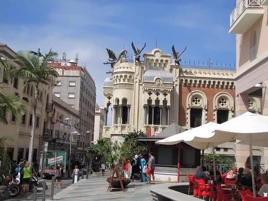 Calle Camoens Street