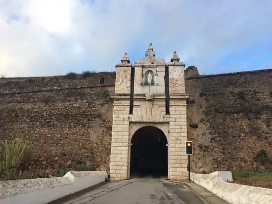 Porta dos Currais