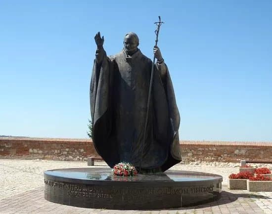 Statue of John Paul II