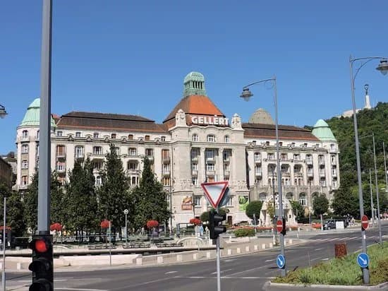 Szent Gellert Square