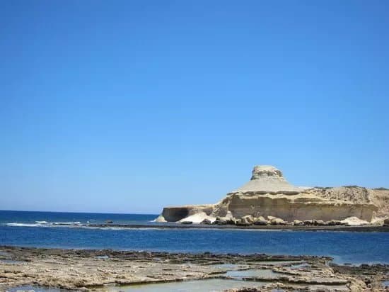 Xwejni Bay