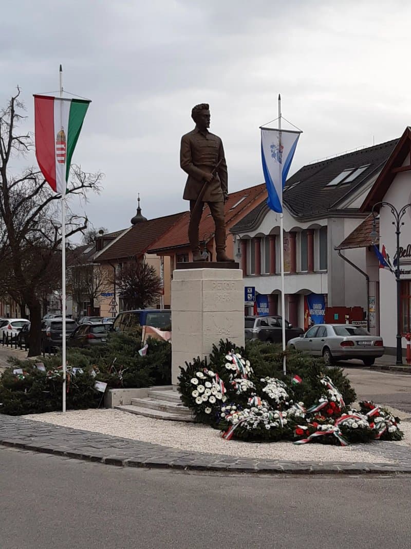 Petofi Sandor Statue - Godollo