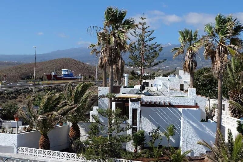 Beautiful house with sea views, swimming pool and large sun terrace for 4 pers.
