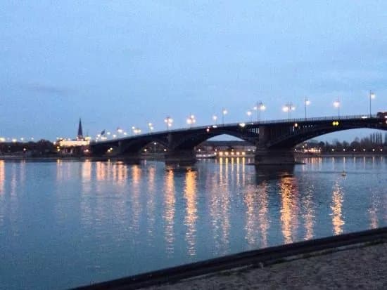 Theodor-Heuss-Brucke