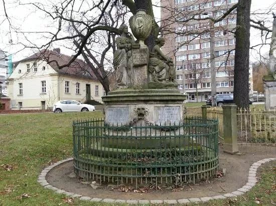 Grabdenkmal fur Joachim Georg Darjes