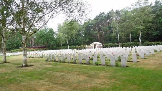 Mierlo war cemetary