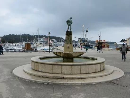 Fountain on Main Square