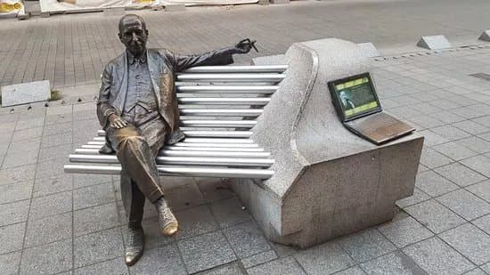 Monument to Imre Kalman