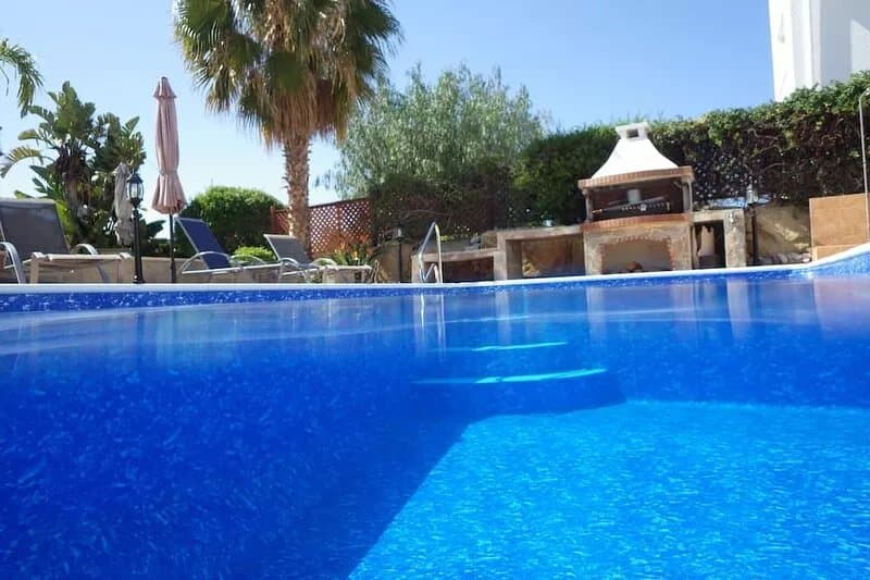 Villa, sea views, free A/C, heated pool, roof terrace, Wifi