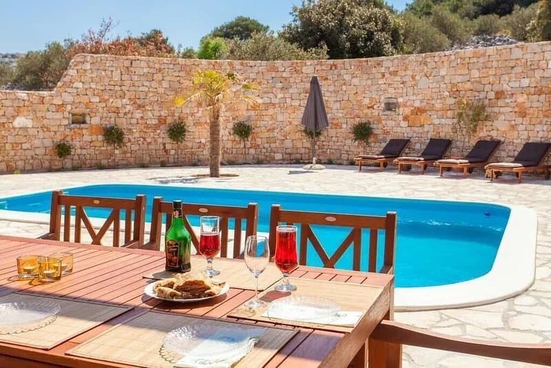 Villa Anfiteatro Adriatico with Pool
